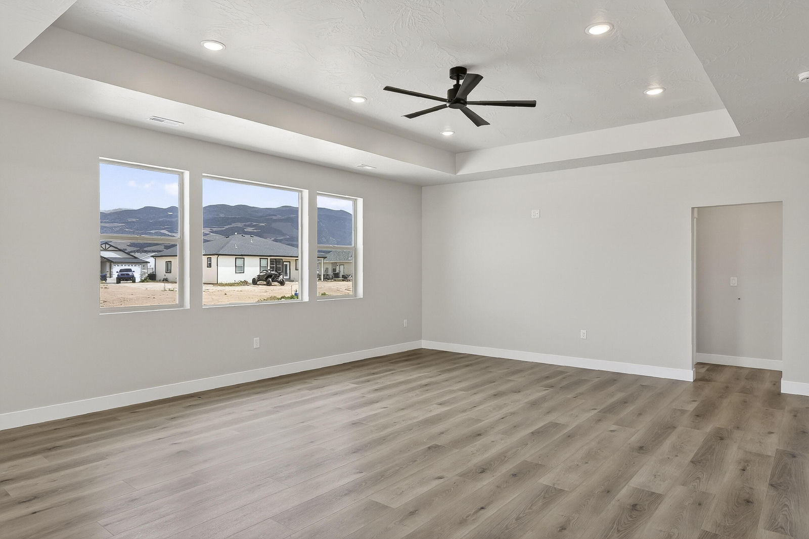 5092 Matheson Way, Enoch, photo 9 of 46
