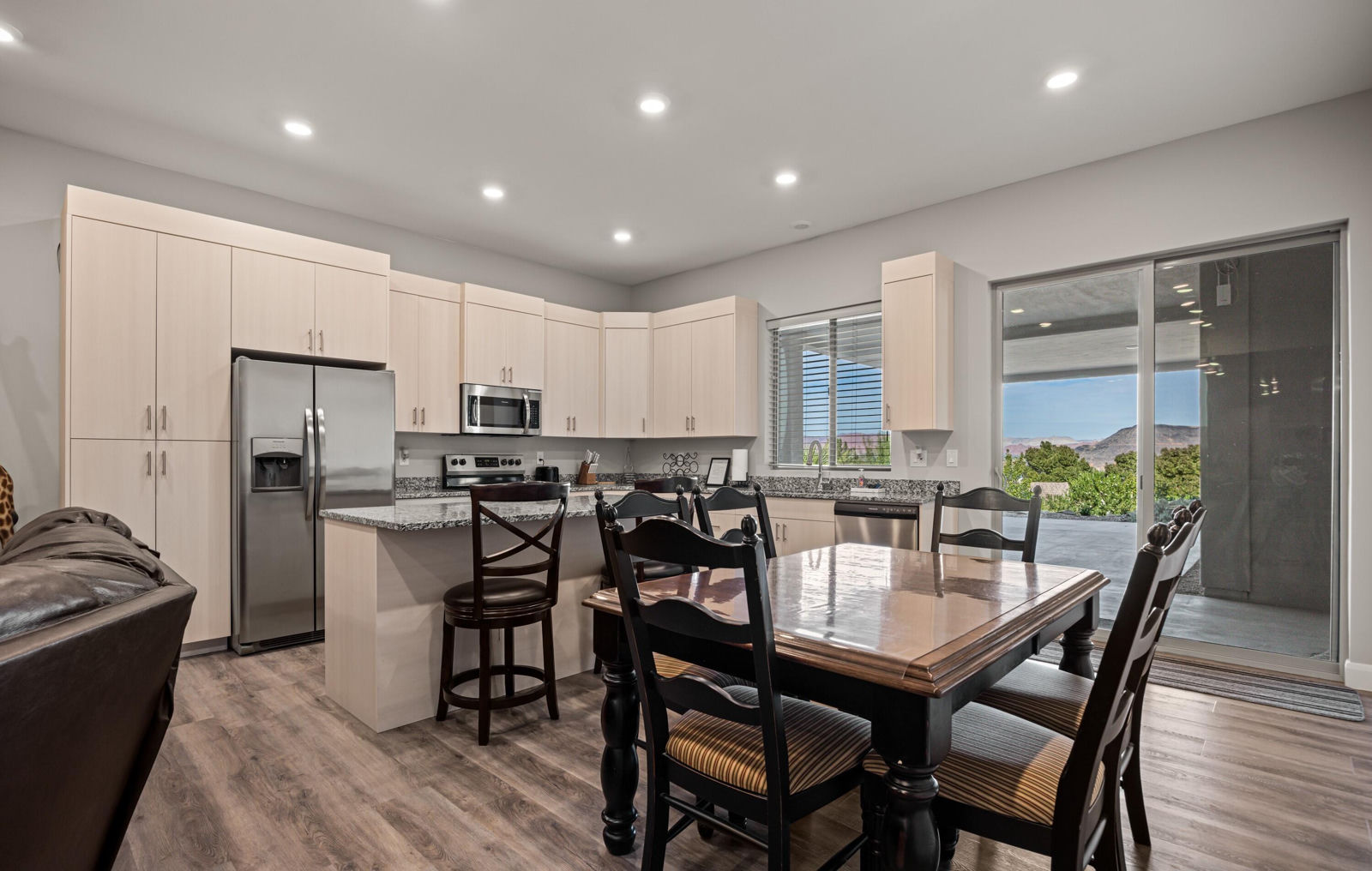 728 W Sir Monte Drive, St George, photo 6 of 85