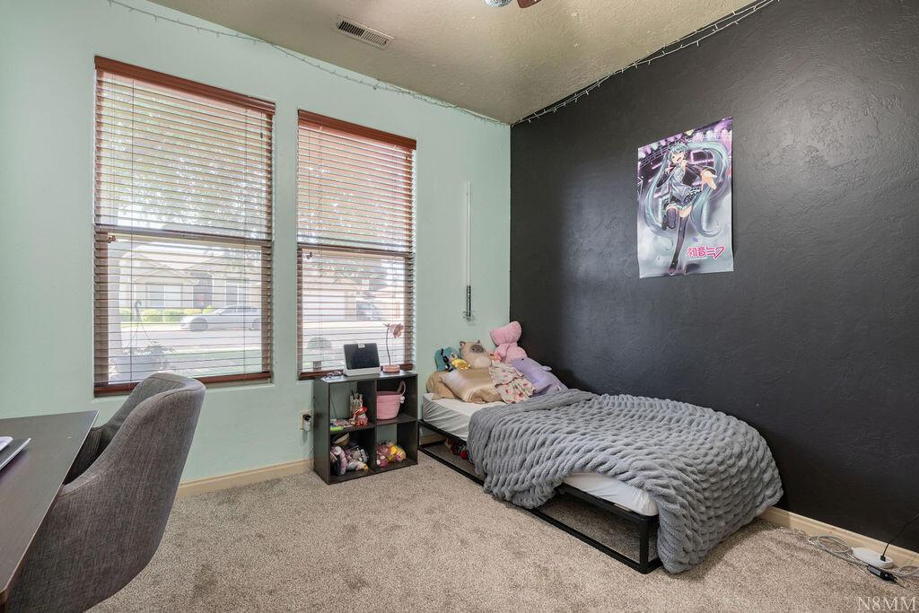 20 W Clover LN, Washington, photo 16 of 38