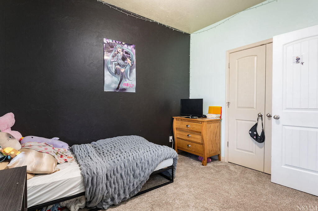 20 W Clover LN, Washington, photo 17 of 38