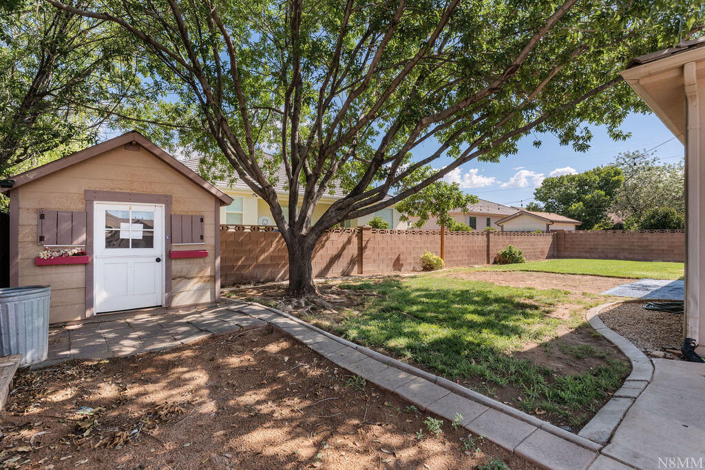20 W Clover LN, Washington, photo 37 of 38