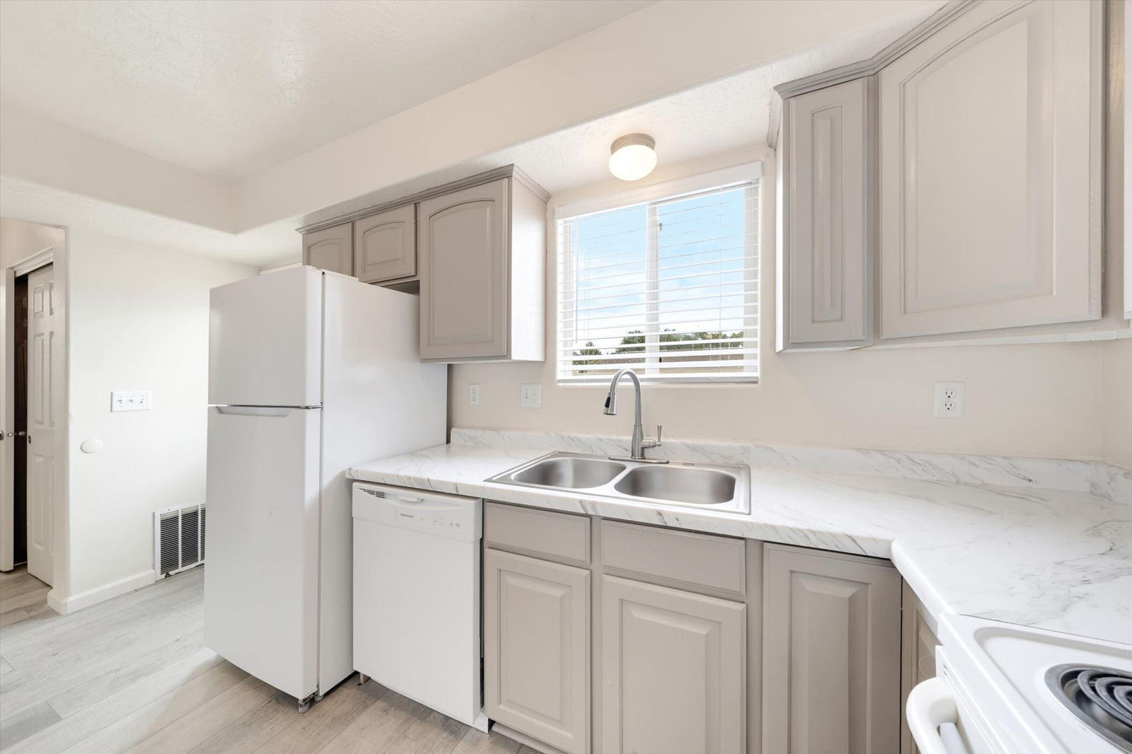 790 N 2720 E, #34, St George, photo 14 of 40
