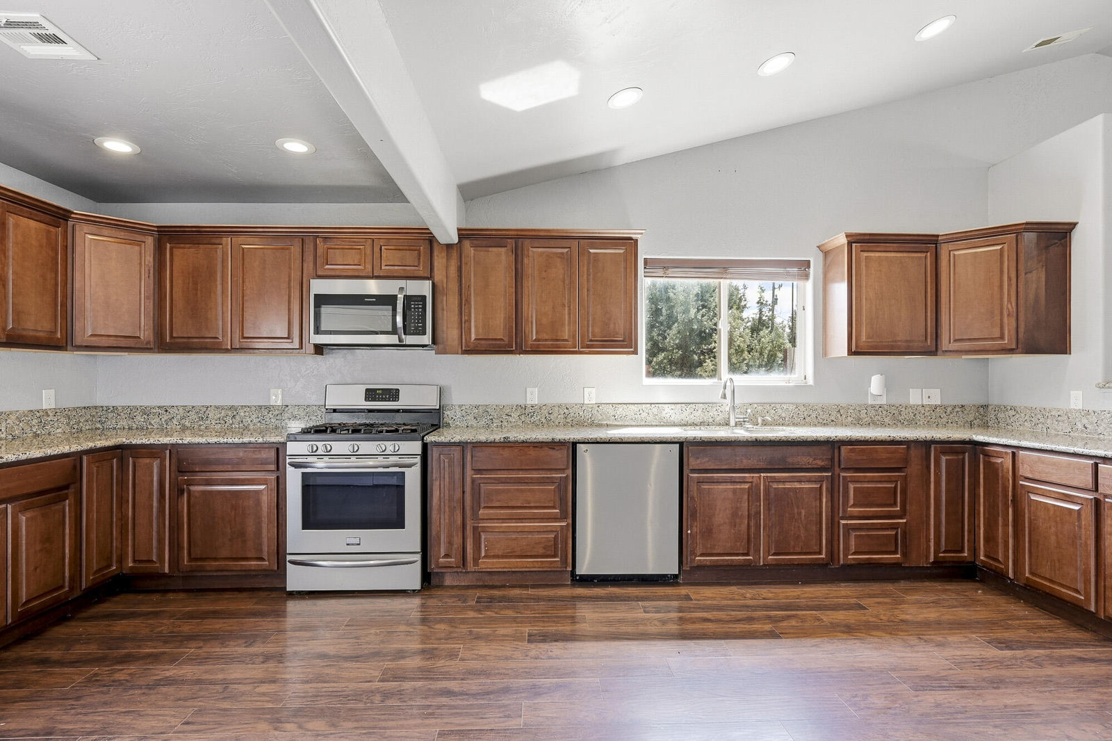 348 N Lodge RD, Central, photo 10 of 46