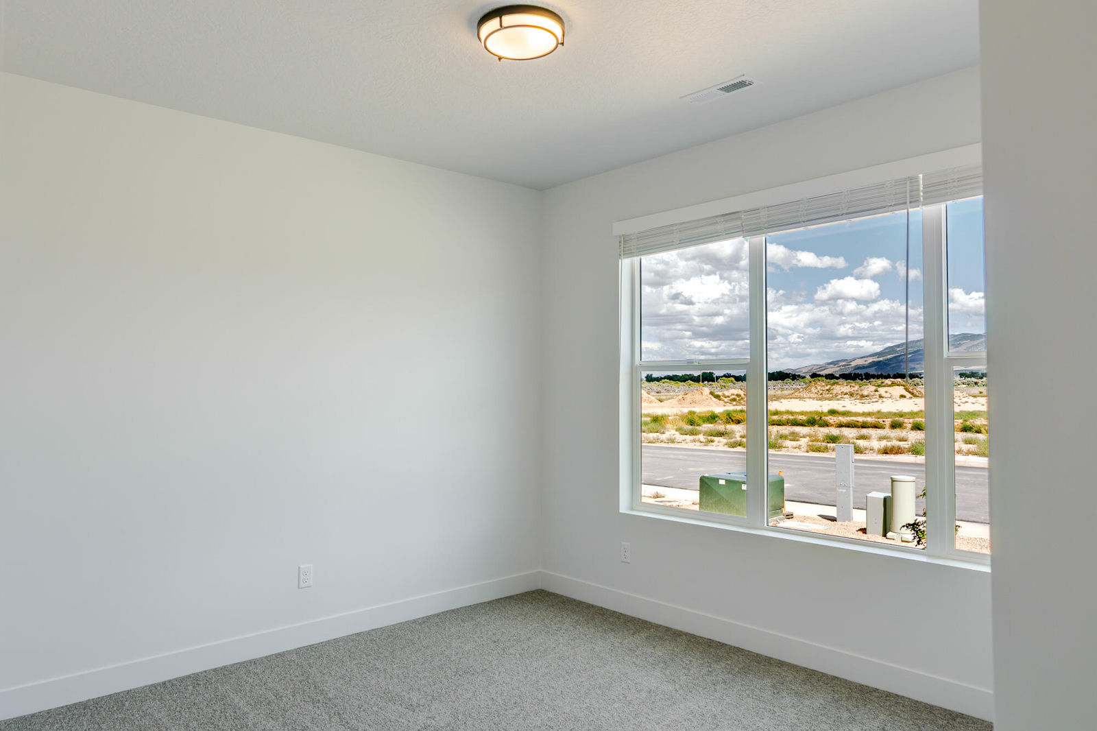 1837 N Sea Eagle, Cedar City, photo 6 of 33