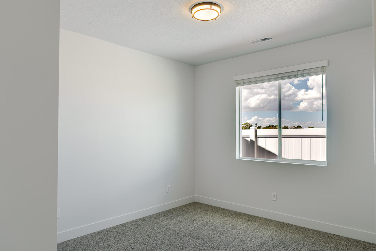 1837 N Sea Eagle, Cedar City, photo 10 of 33