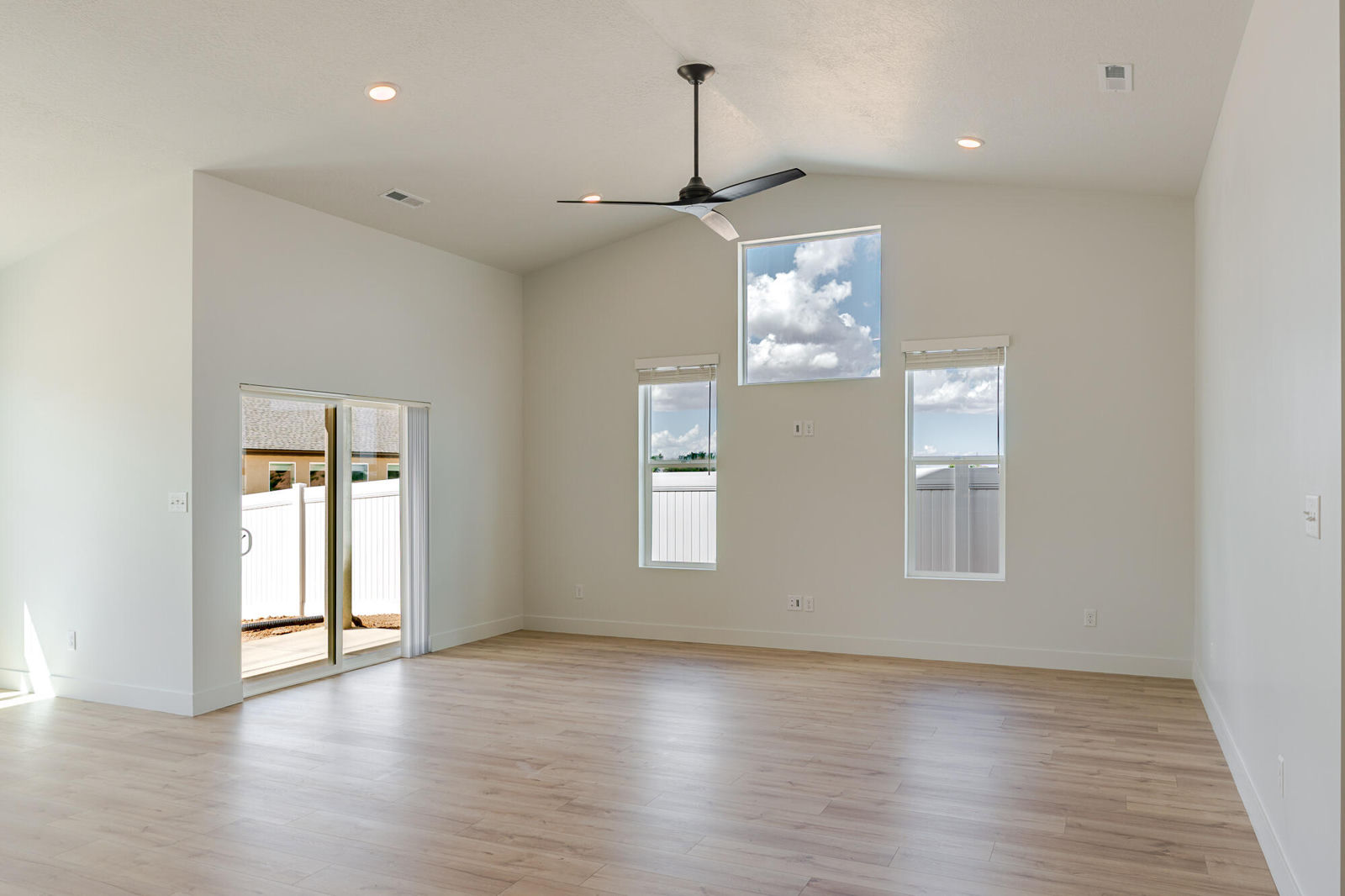 1837 N Sea Eagle, Cedar City, photo 15 of 33