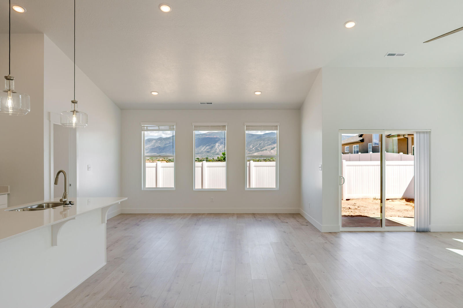 1844 N Bald Eagle, Cedar City, photo 14 of 33