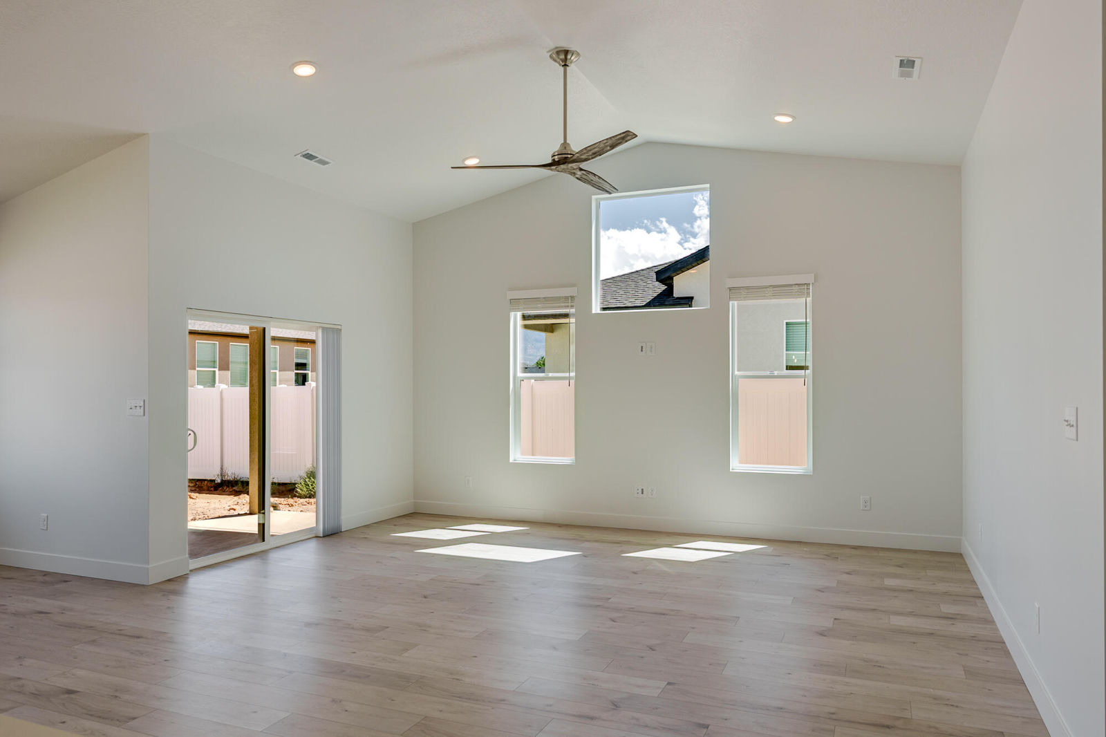 1844 N Bald Eagle, Cedar City, photo 15 of 33