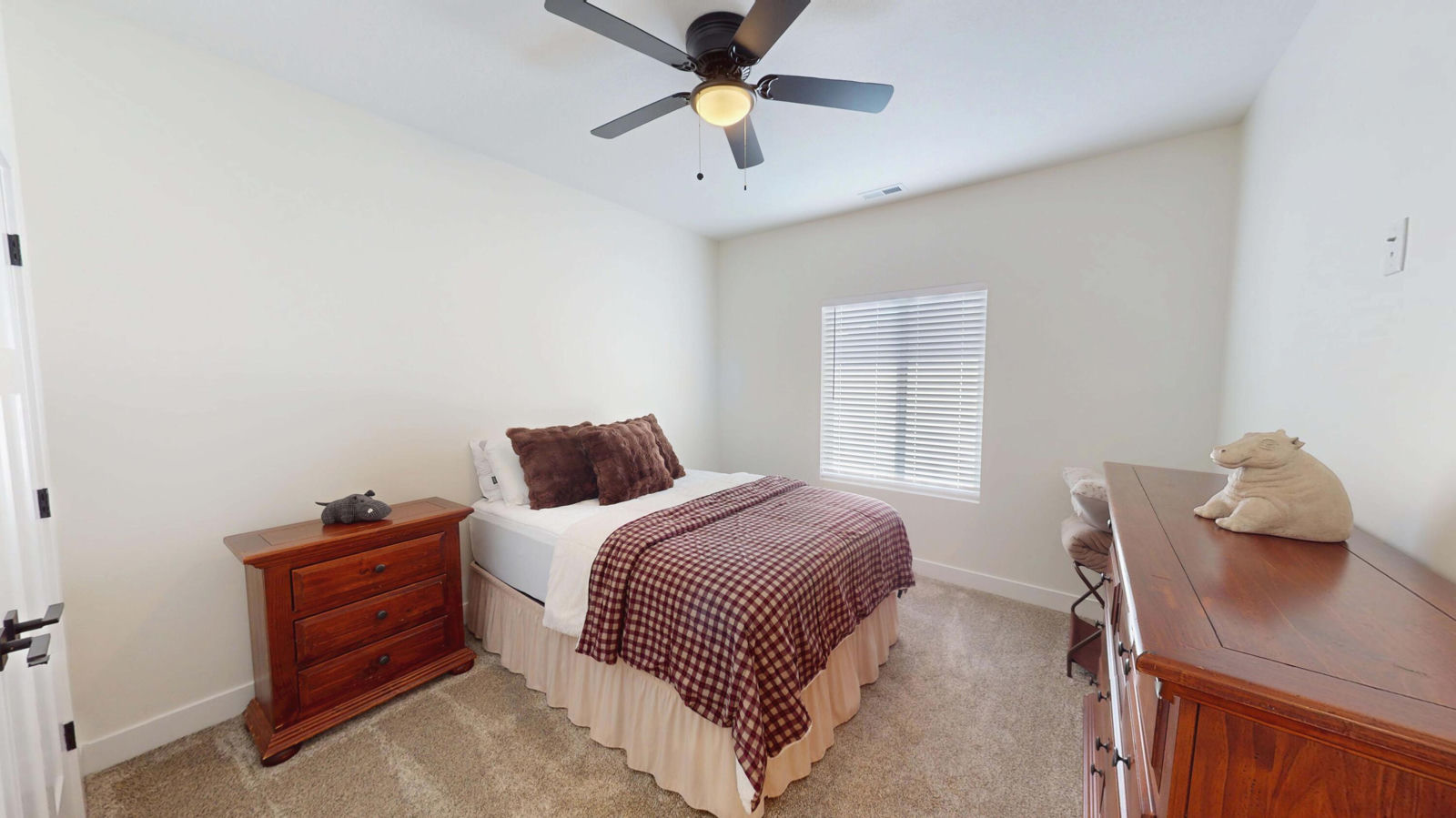 2875 W Cody DR, 48, Cedar City, photo 31 of 36