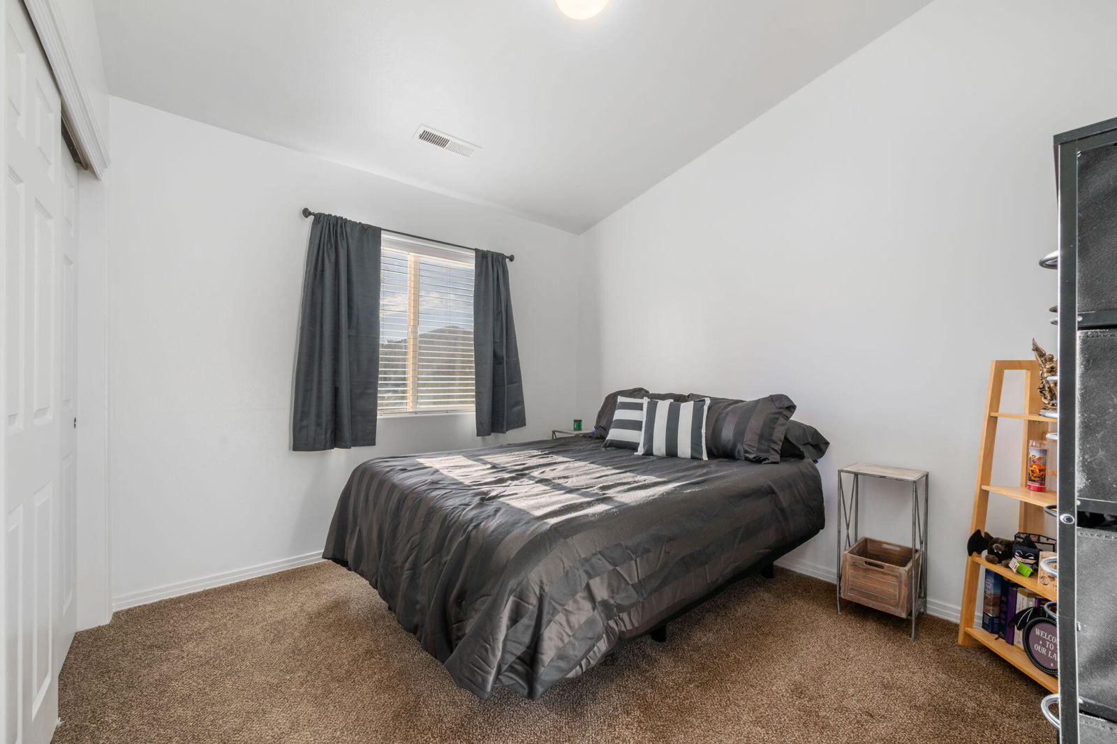 415 S Coyote Way, Ivins, photo 14 of 33