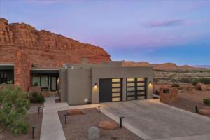 705 N Sanctuary Place, Ivins, photo 2 of 30