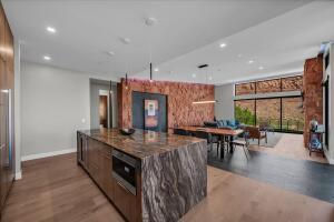 705 N Sanctuary Place, Ivins, photo 6 of 30