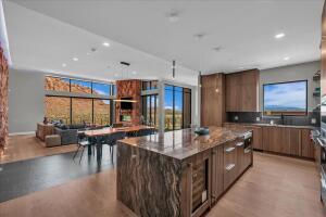 705 N Sanctuary Place, Ivins, photo 11 of 30