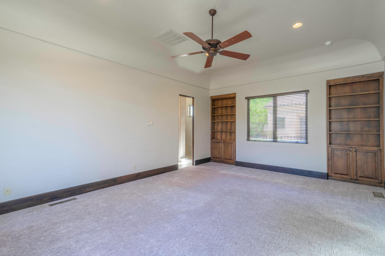 470 N Country LN, 11, Santa Clara, photo 19 of 160