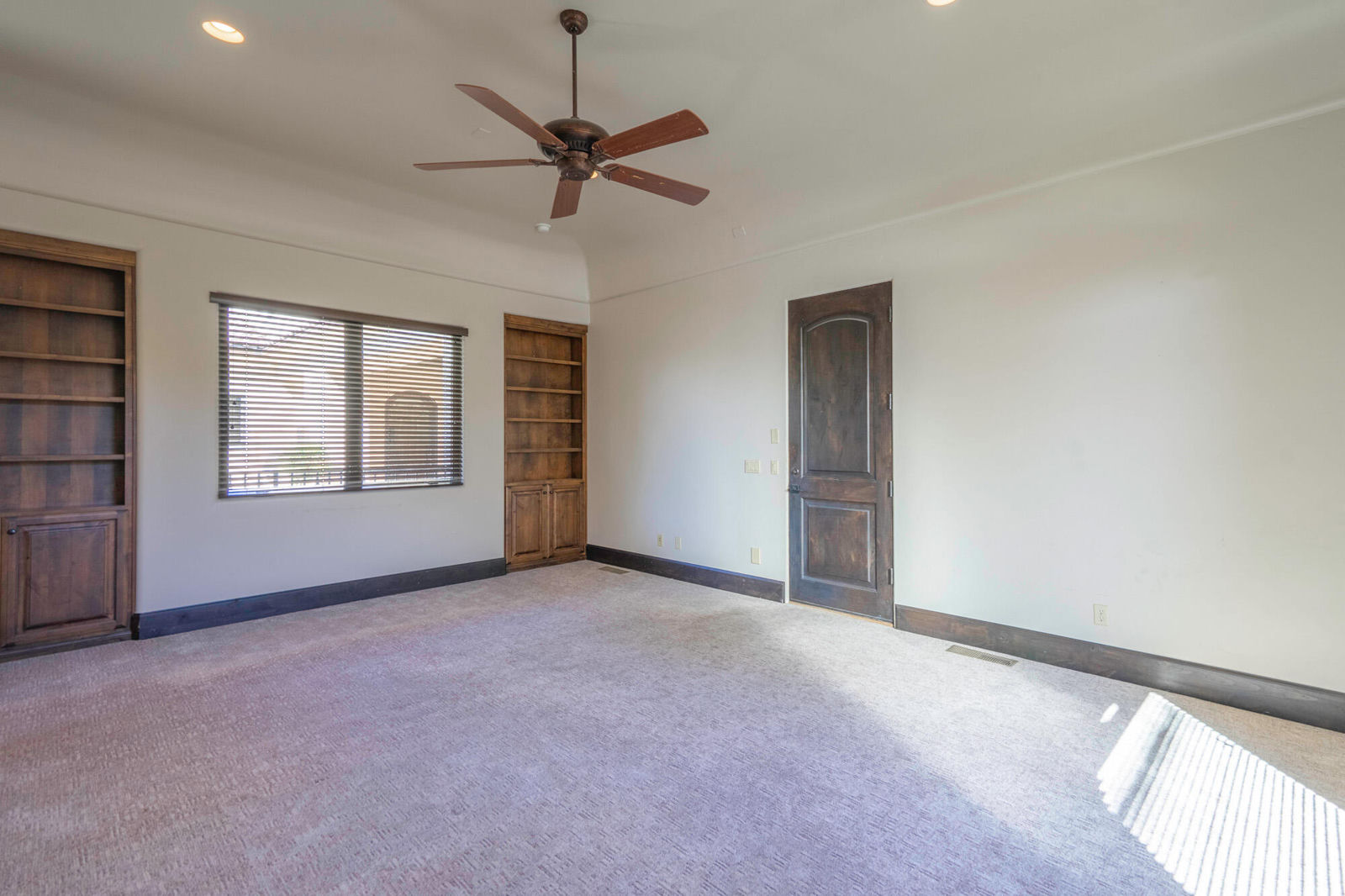 470 N Country LN, 11, Santa Clara, photo 20 of 160