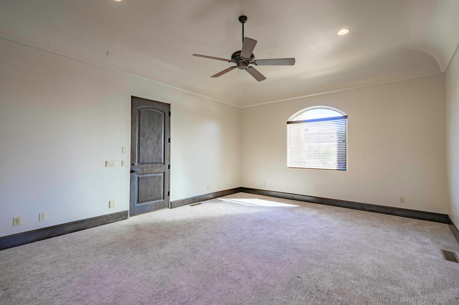 470 N Country LN, 11, Santa Clara, photo 21 of 160