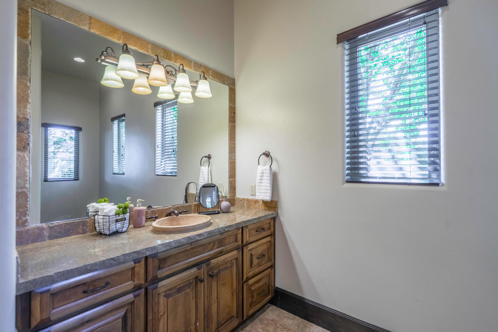 470 N Country LN, 11, Santa Clara, photo 76 of 160