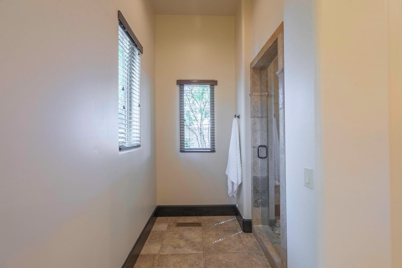 470 N Country LN, 11, Santa Clara, photo 77 of 160