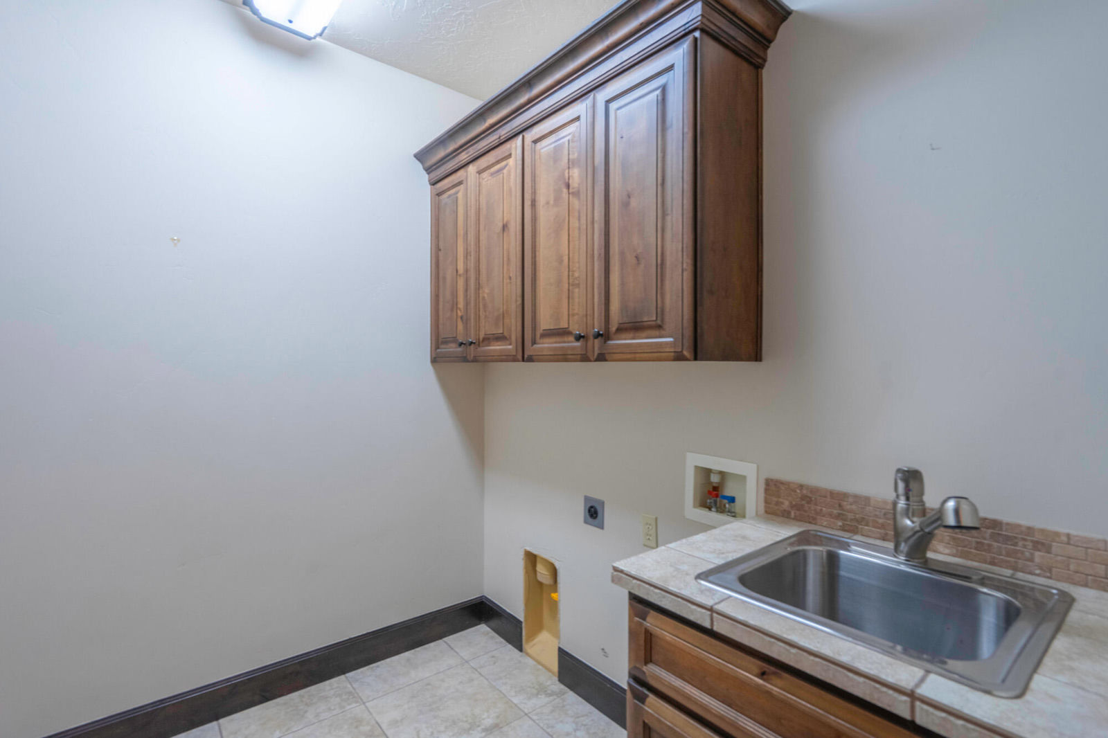 470 N Country LN, 11, Santa Clara, photo 92 of 160