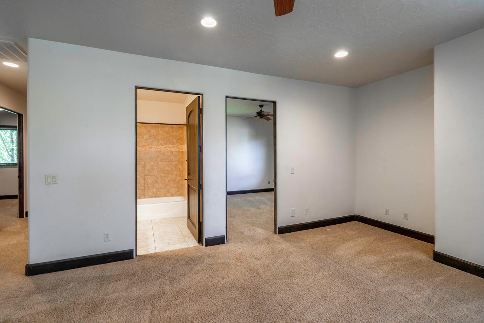 470 N Country LN, 11, Santa Clara, photo 95 of 160