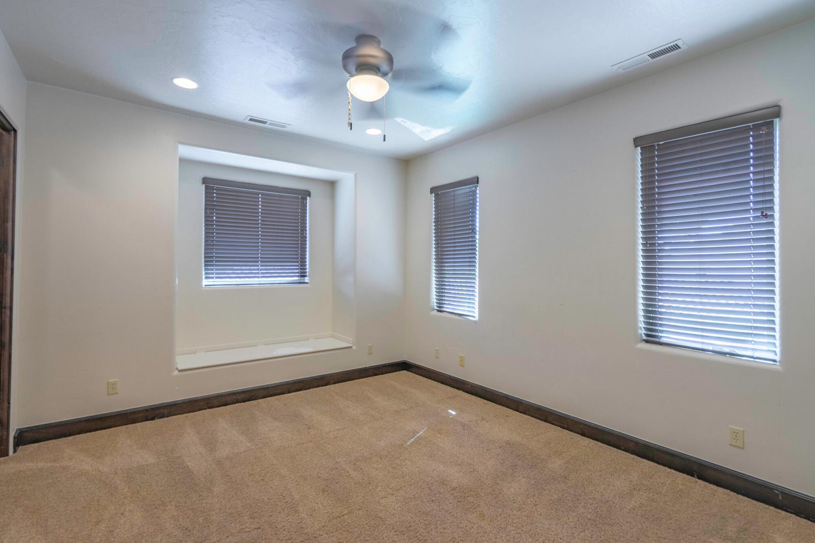 470 N Country LN, 11, Santa Clara, photo 99 of 160