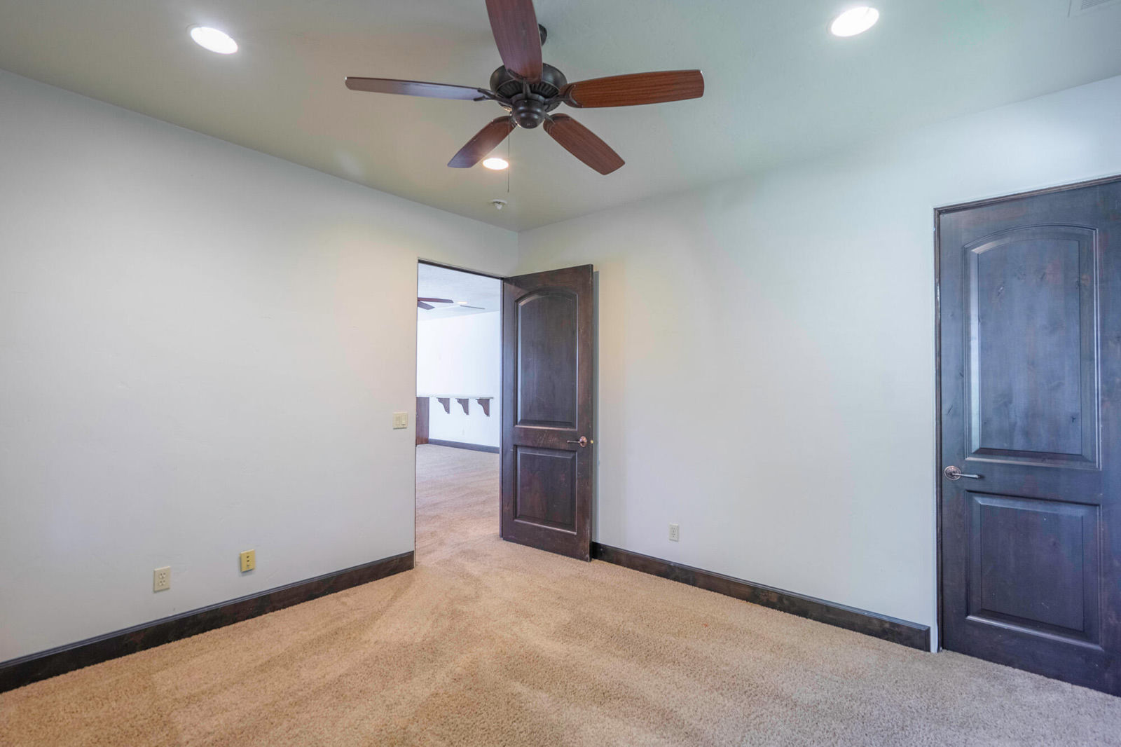 470 N Country LN, 11, Santa Clara, photo 106 of 160