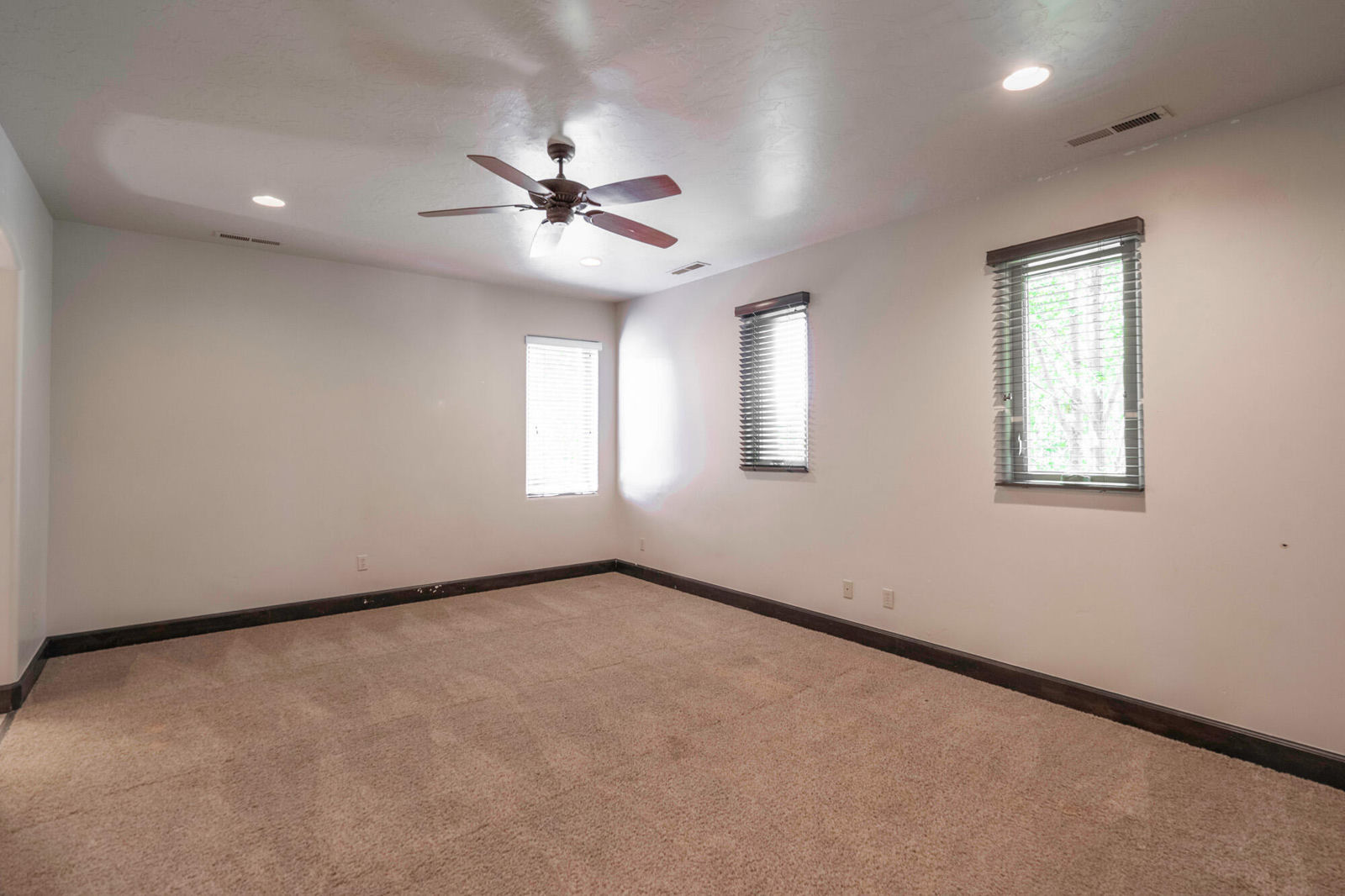 470 N Country LN, 11, Santa Clara, photo 109 of 160