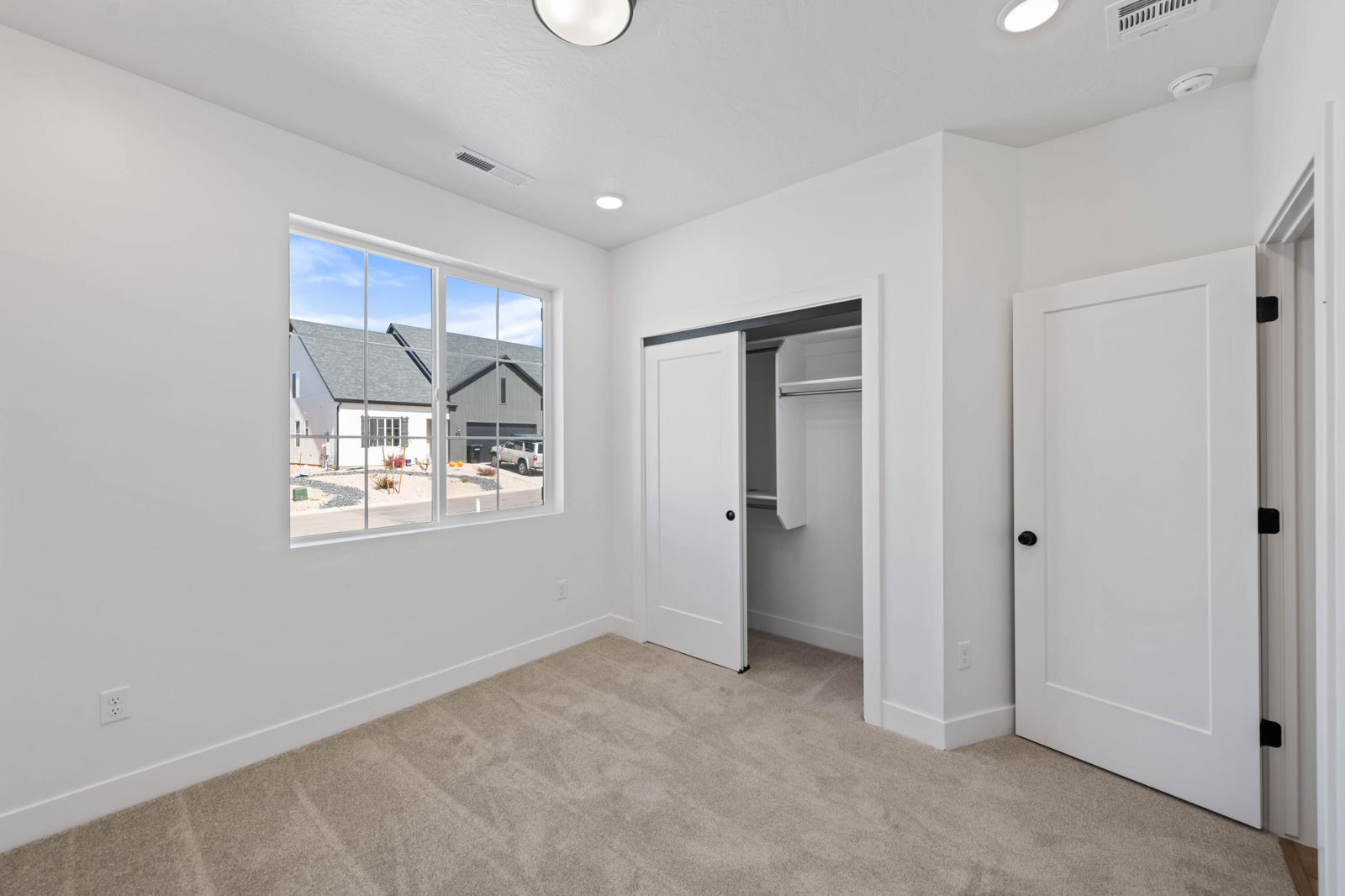 355 W Rosie Lp, Cedar City, photo 6 of 29