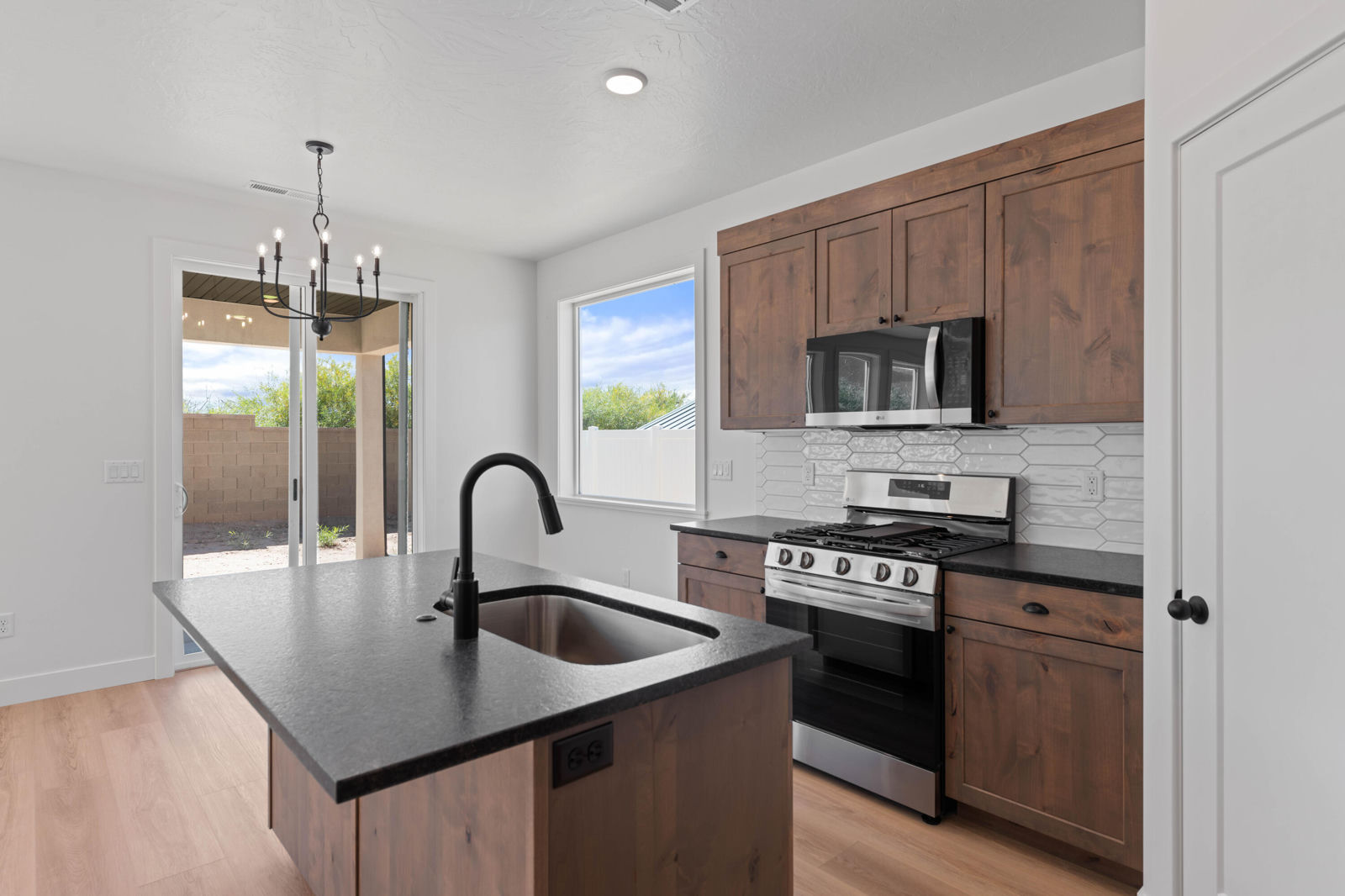 355 W Rosie Lp, Cedar City, photo 13 of 29