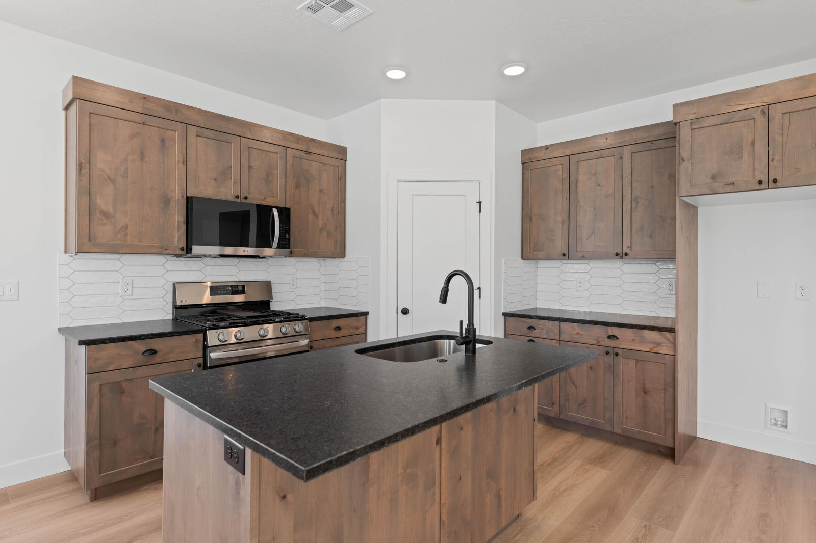355 W Rosie Lp, Cedar City, photo 14 of 29