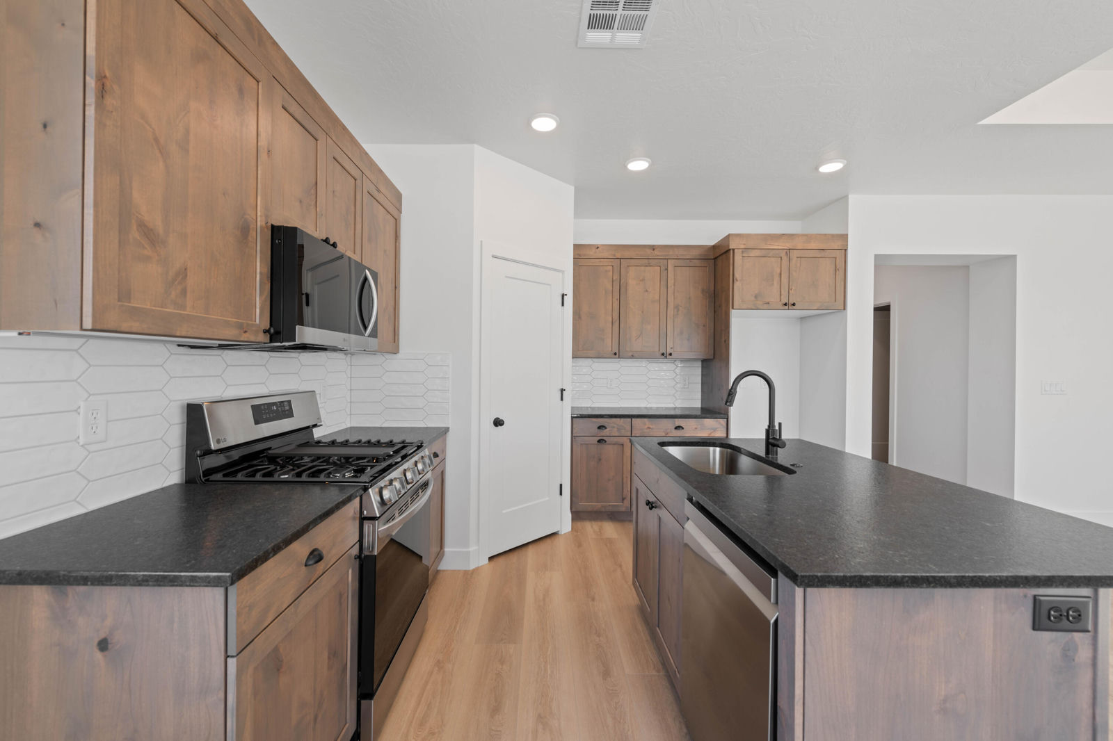 355 W Rosie Lp, Cedar City, photo 15 of 29
