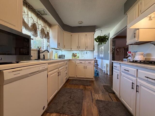 252 E Altamira Ave, Cedar City, photo 6 of 51