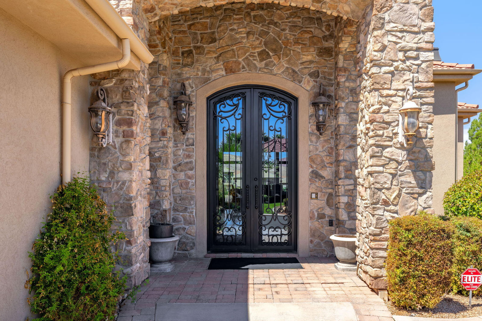 2650 W Canyon Ridge RD, St George, photo 6 of 101