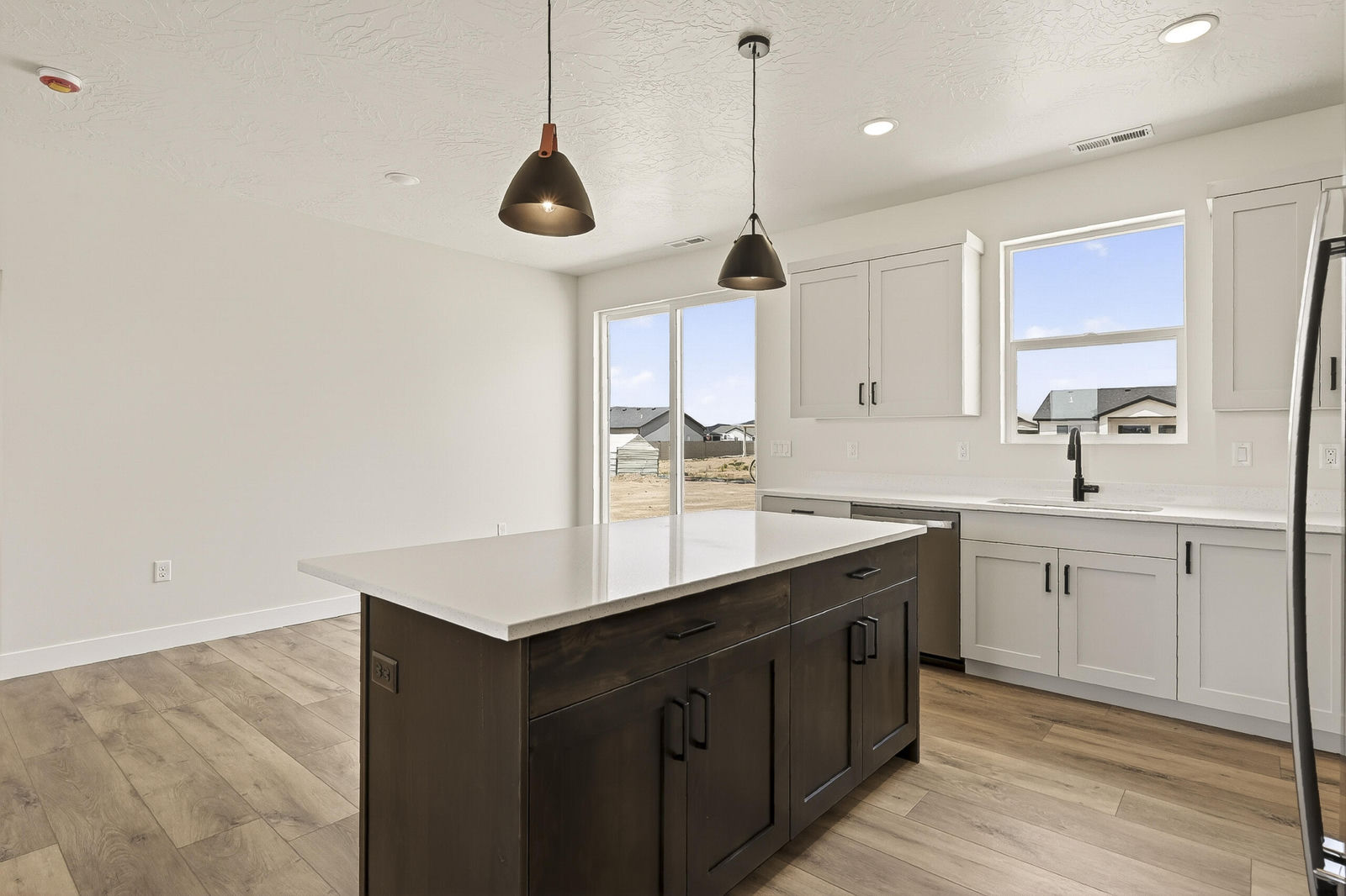 5075 Matheson Way, Enoch, photo 13 of 43