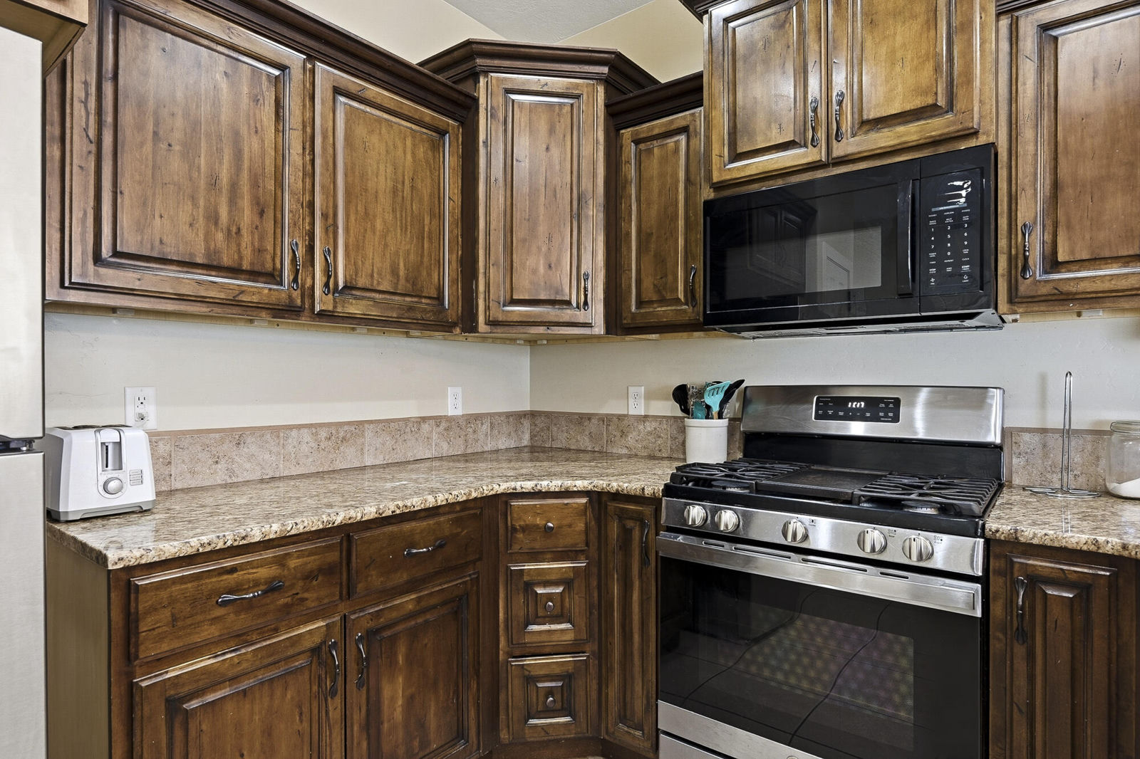 1288 N North Cedar Blvd, 17, Cedar City, photo 10 of 37