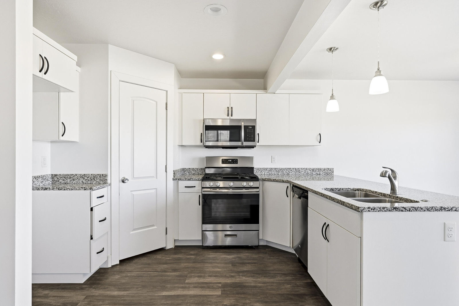 888 S 25 W, Cedar City, photo 9 of 51
