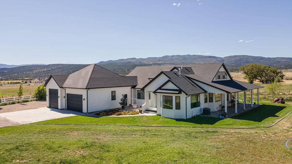 452 W 25 N, Kanarraville, photo 6 of 59