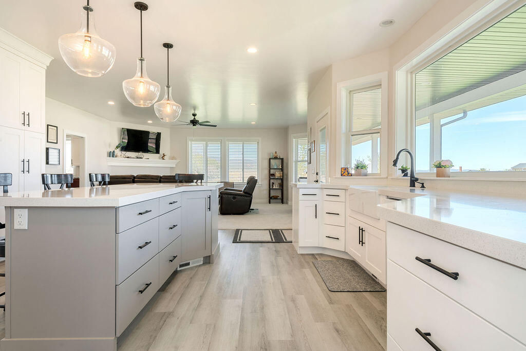 452 W 25 N, Kanarraville, photo 10 of 59