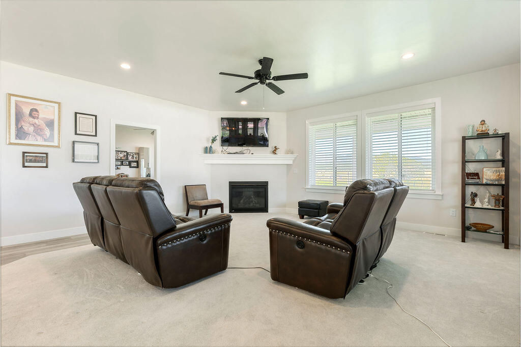 452 W 25 N, Kanarraville, photo 14 of 59