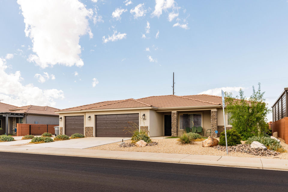 331 N 2780 W, Hurricane, photo 2