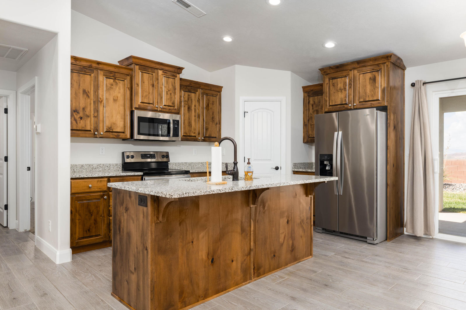 331 N 2780 W, Hurricane, photo 11 of 45