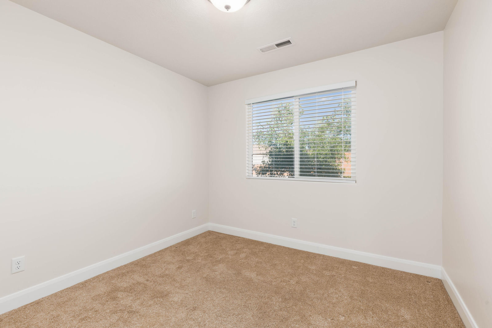 331 N 2780 W, Hurricane, photo 22 of 45