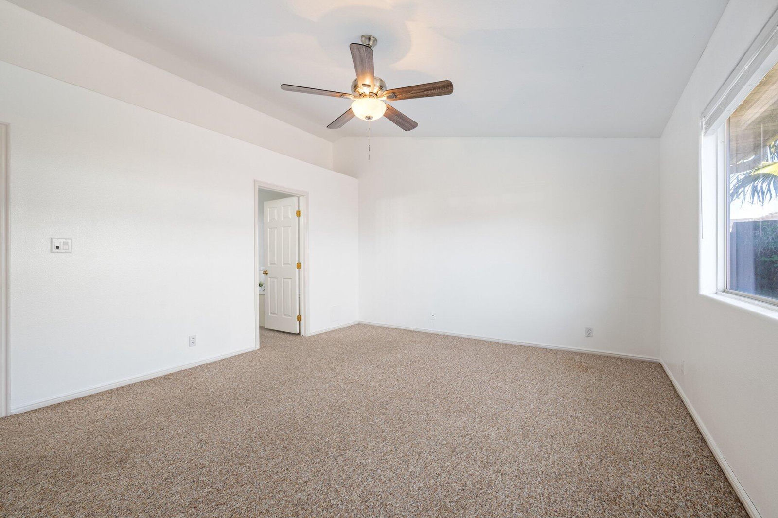 560 W 100 S, Hurricane, photo 13 of 31