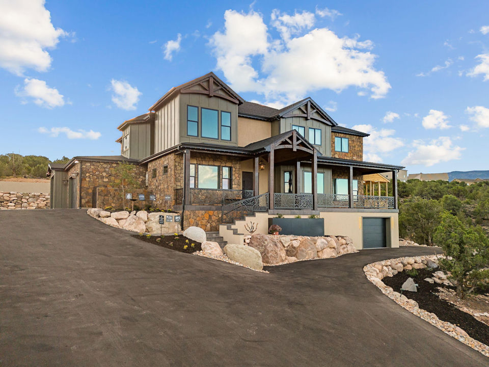 1321 S Cedar Bluffs DR, Cedar City, photo 2