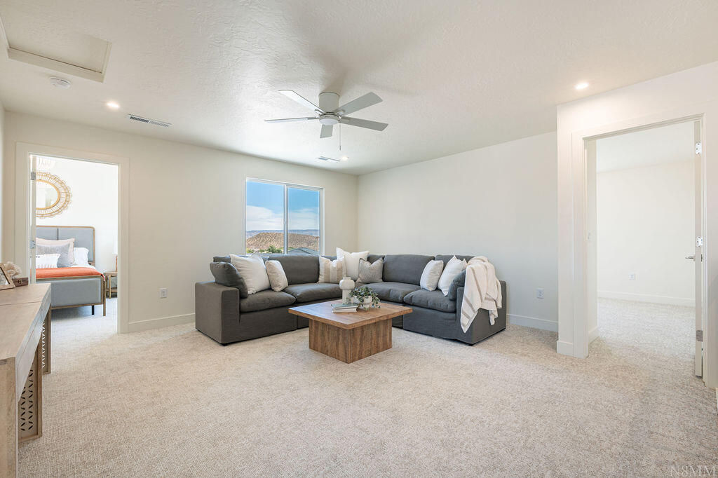 2914 E Chapman CIR, Washington, photo 32 of 58