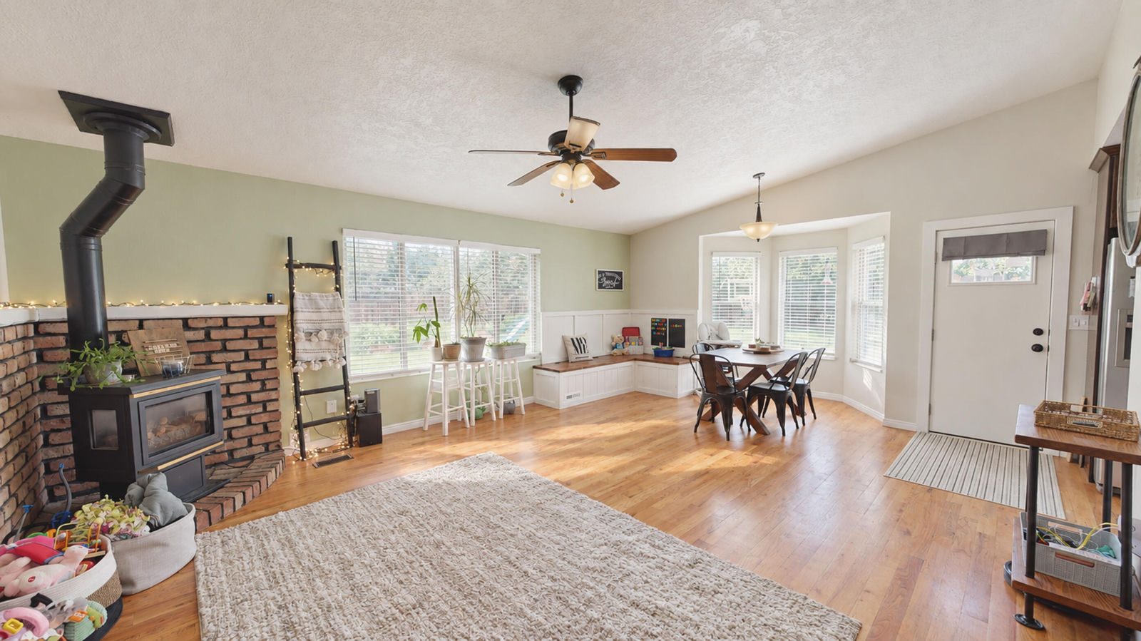 1285 S Mountain View DR, Cedar City, photo 5 of 39