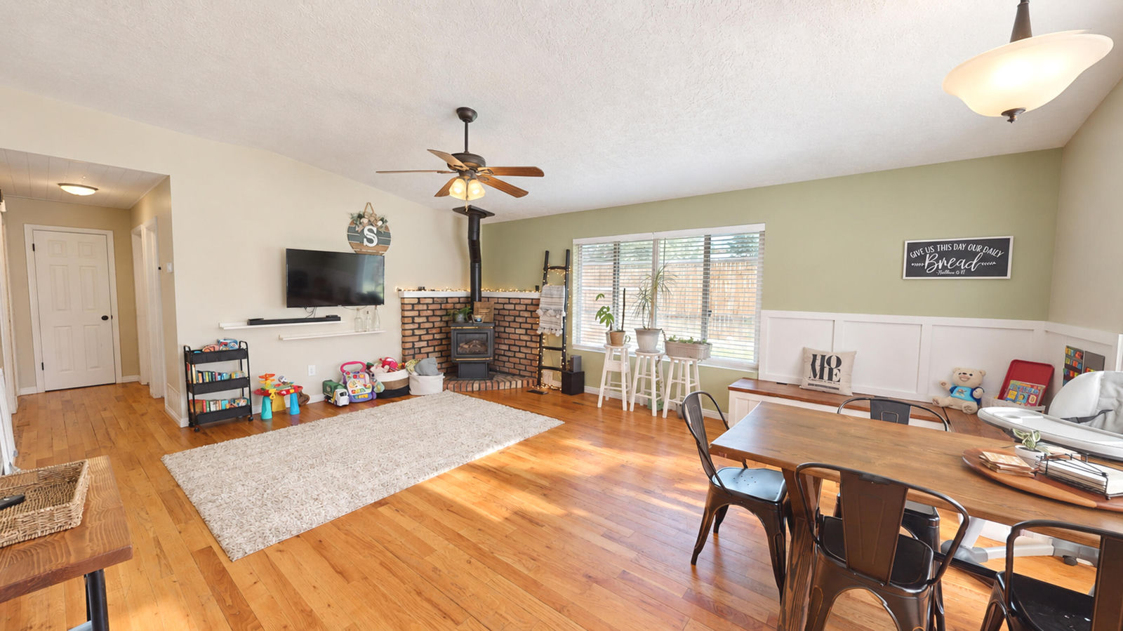 1285 S Mountain View DR, Cedar City, photo 7 of 39