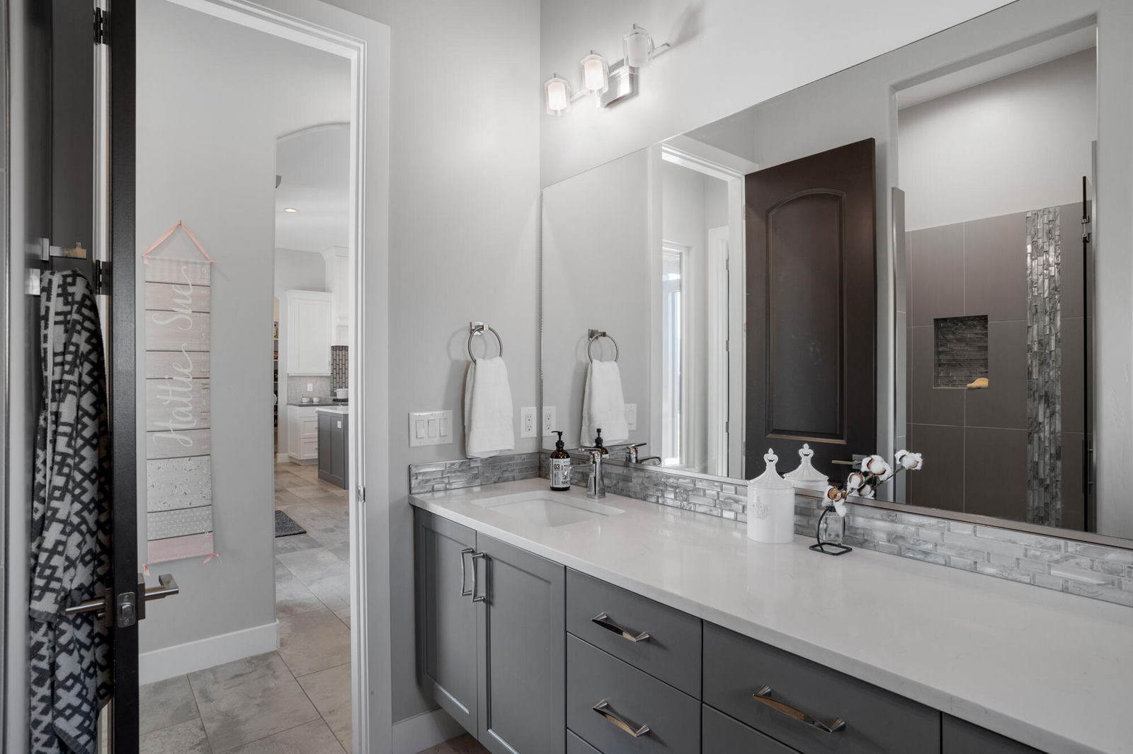 513 W 80 S, Ivins, photo 8 of 78