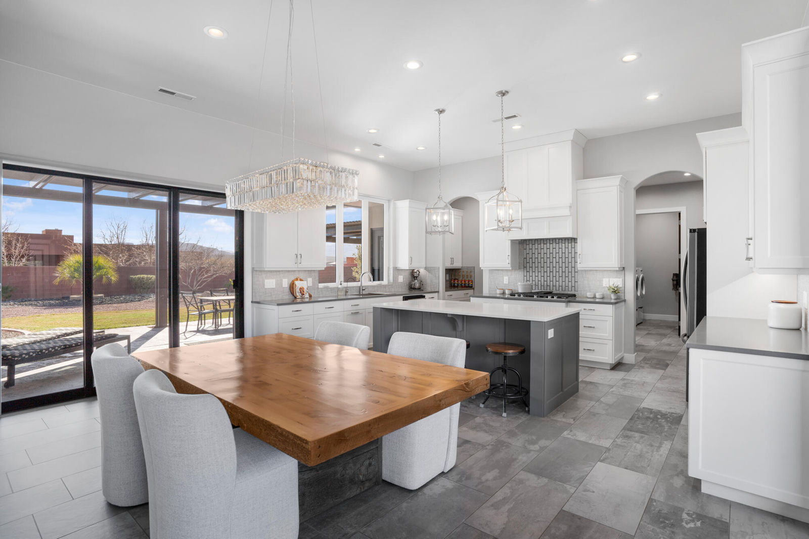 513 W 80 S, Ivins, photo 26 of 78