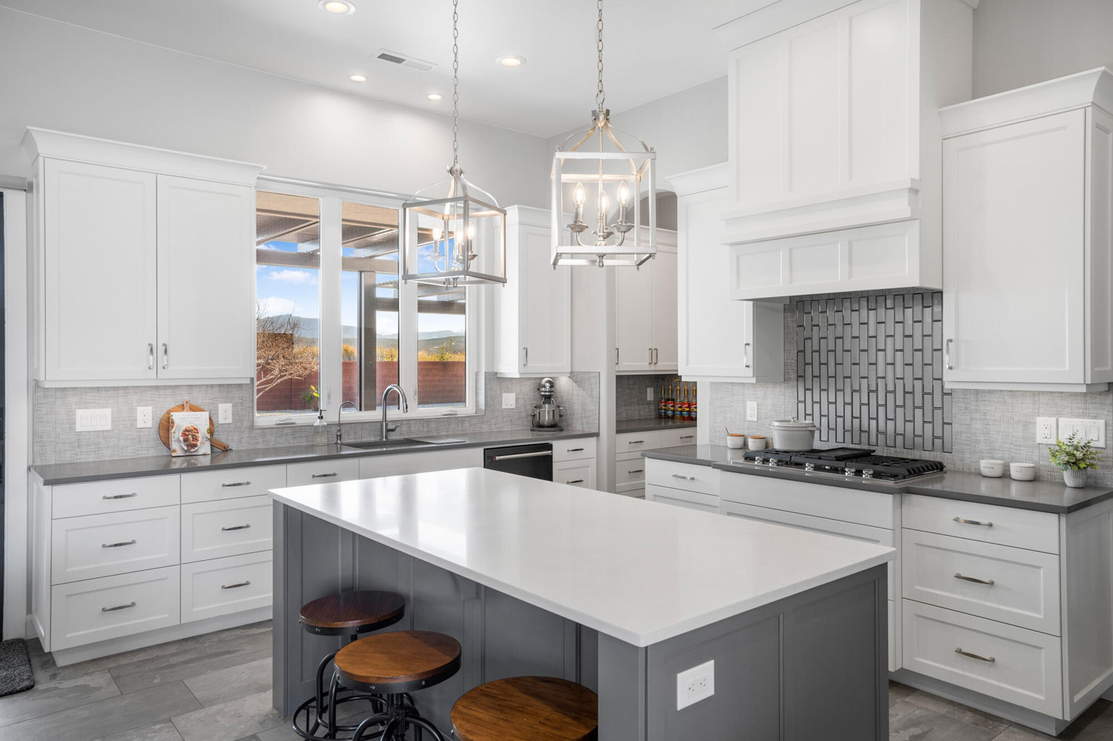 513 W 80 S, Ivins, photo 33 of 78
